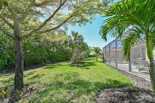 16157 Camden Lakes Cir, Naples FL  34110-2880 exterior