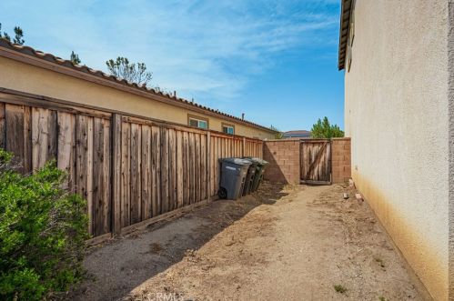 53187 Trailing Rose Dr, Lake Elsinore CA  92532-1660 exterior