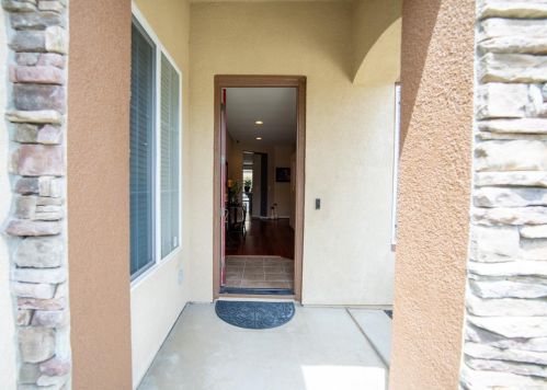 767 Red Barn Pl, Lathrop CA  95330-8975 exterior