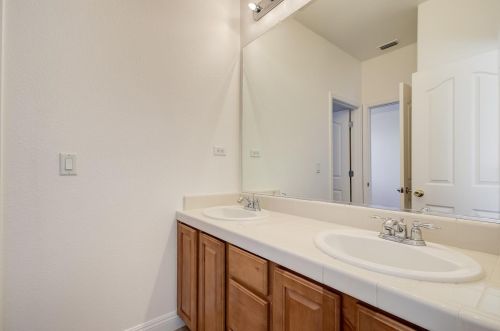 11852 White Rain Way, Rancho Cordova CA  95742-8003 exterior