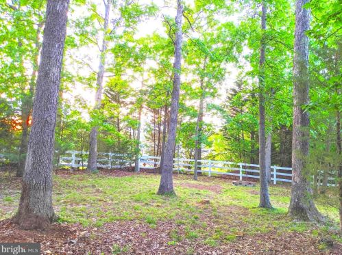 5936 Amber Ridge Rd, Haymarket VA  20169-2620 exterior