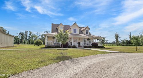 2055 Henning Ln, Marianna, FL 32448-6675