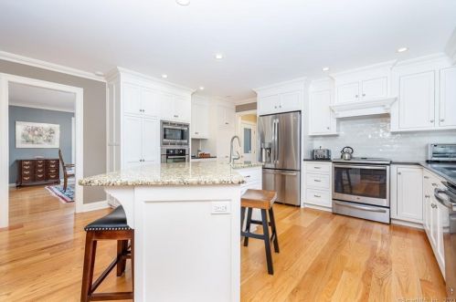 133 Maxine Rd, Bristol, CT 06010-2355