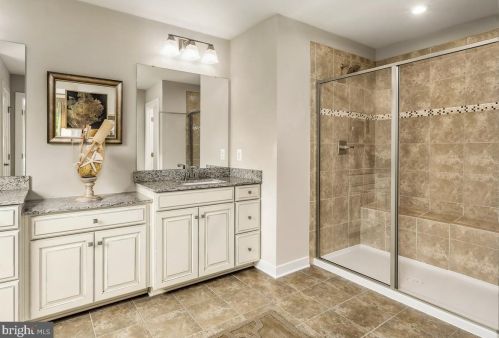 42 Winifred Dr, Hanover PA  17331 exterior