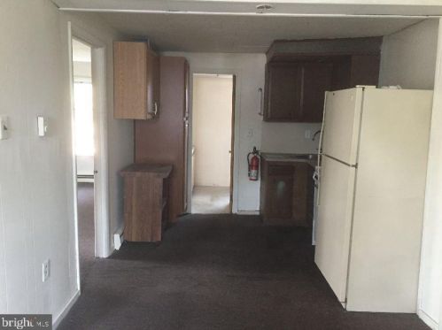 1086 Kings Hwy, Pilesgrove NJ 08098-2520 exterior