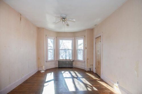 184 Chelsea St, Boston MA exterior