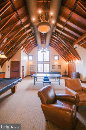 19058 Boyer Fields Pl, Leesburg VA 20176-1643 exterior