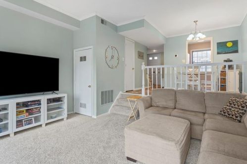 1326 Pennsbury Blvd, Pittsburgh, PA 15205-1612