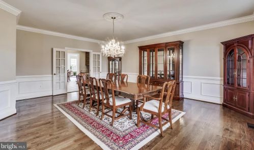 19228 Charandy Dr, Leesburg VA 20175-7215 exterior