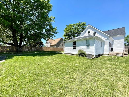 1023 Washington Ave, Washington Court House OH  43160-2057 exterior