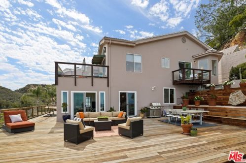 21630 Saddle Peak Rd, Topanga CA  90290-3414 exterior