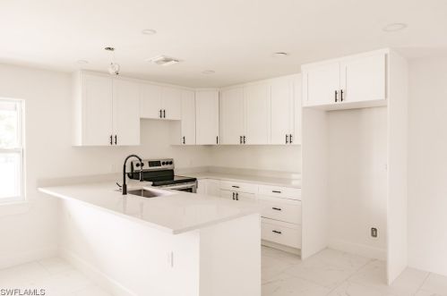 100 Wyoming Rd, Lehigh Acres, FL 33936-6263