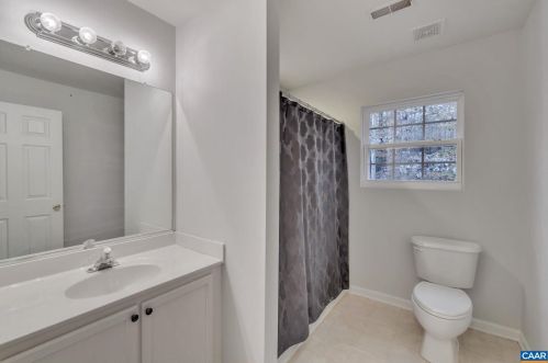 27 Bearwood Dr, Bybee VA  22963-2843 exterior