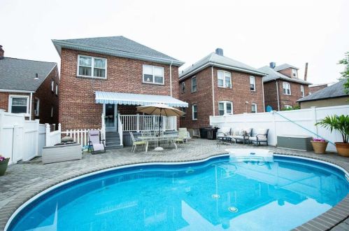 907 73rd St, North Bergen, NJ 07047-4803