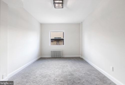 723 Market St, Gloucester NJ  08030-1540 exterior