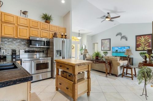 1307 1st Ter, Cape Coral, FL 33909-2629