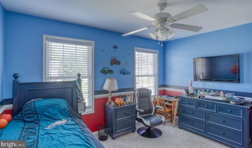 411 Mannering Dr, Dover DE  19901-5409 exterior