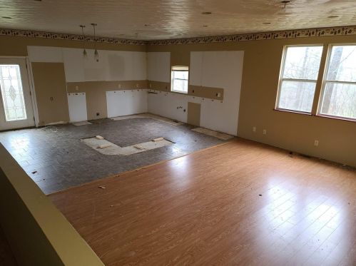 1960 Dennis Rd, Zanesville, OH 43701-6906