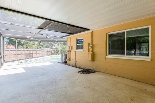 5476 Lk Le Clare Rd, Lutz FL  33558-8013 exterior