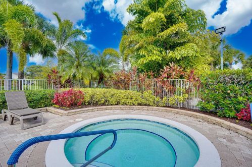 9833 Eastbrook Cir, Fort Pierce FL  34987-2431 exterior