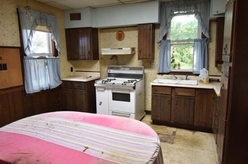 481 Superior St, Hermitage, PA 16148-1219