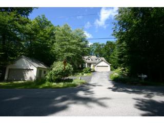 271 Sewall Rd, Tuftonboro, NH 03894-4109