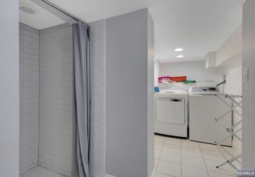 1663 River Rd, Teaneck NJ  07666-2259 exterior