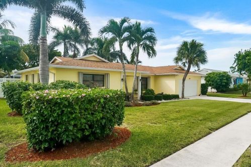 1279 Bluebird Ave, Marco Island, FL 34145-2811