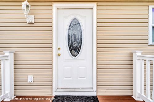 74 Venice Dr, Bricktown NJ  08723-6977 exterior