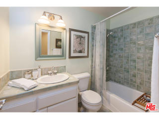 4723 Norwich Ave, Van Nuys CA  91403-2017 exterior