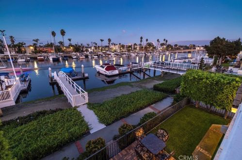5529 Sorrento Dr, Long Beach, CA 90803-3641
