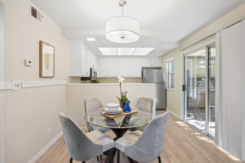 858 Boardwalk Pl, Redwood City CA  94065-1806 exterior