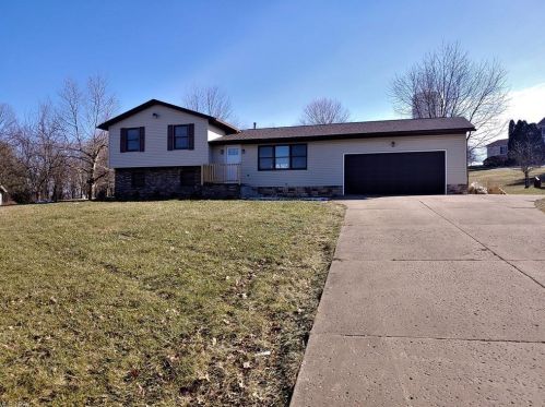 6810 Dillon Hills Dr, Nashport, OH 43830-9417