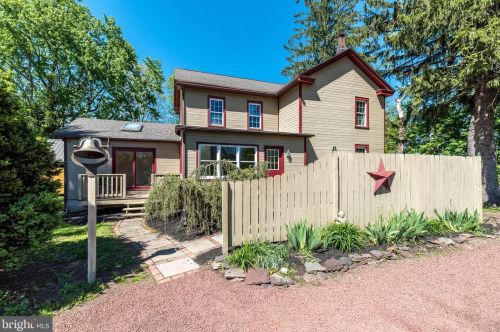 1055 River Rd, Upper Black Eddy, PA 18972-9104