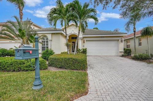 14504 Sterling Oaks Dr, Naples, FL 34110-4147