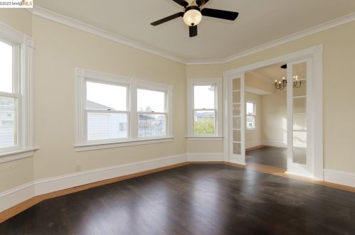 2509 Filbert St, Oakland CA 94607-2920 exterior