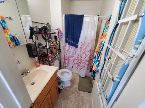 960 Folsom Ave, Hayward CA 94544-5700 exterior