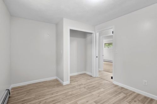 5 Baldwin Dr, Providence RI  02919-1512 exterior