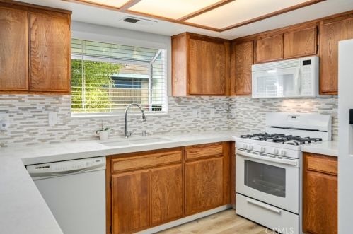 43838 Palm Vis Ave, Lancaster CA 93535-3304 exterior