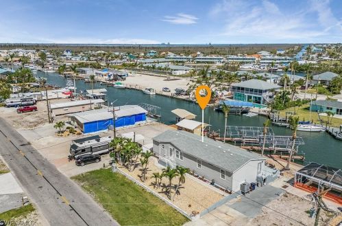 2852 York Rd, Saint James City FL  33956-2295 exterior