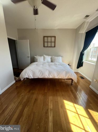 907 T St, Washington DC  20001-4119 exterior