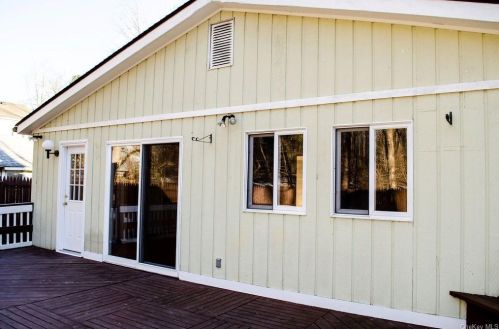 36 Floradan Rd, Tompkins Corners NY  10579-3032 exterior