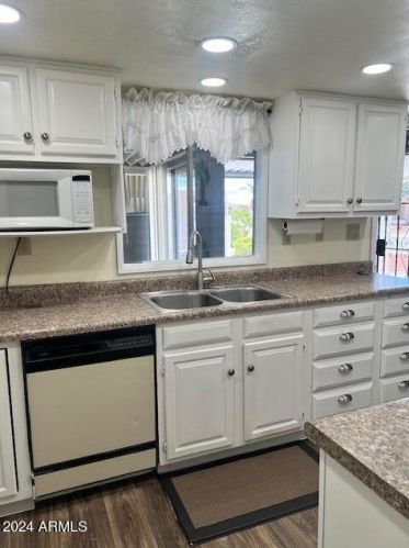 9043 Olive Ln, Chandler, AZ 85248-6403