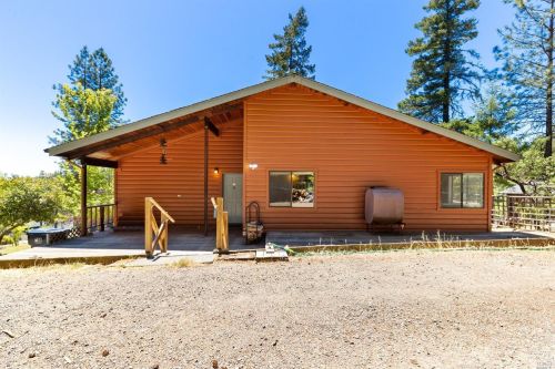 26801 Hawk Dr, Willits, CA 95490-9546