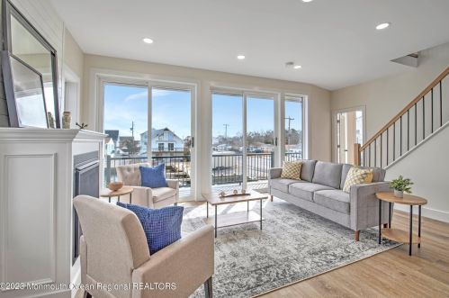 1217 Niihau Dr, Lacey NJ  08731-4702 exterior