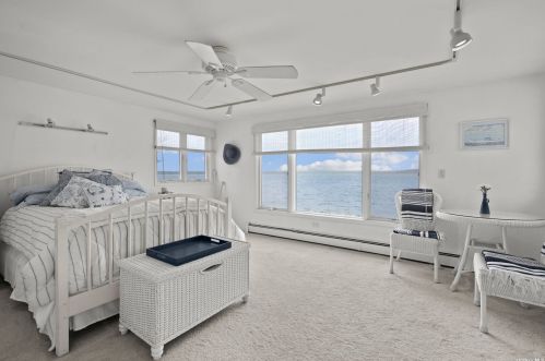 11 Argyle Dr, Northport NY  11768-1002 exterior