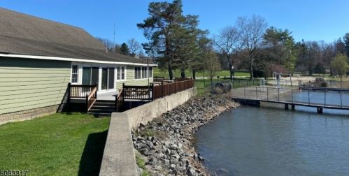 20 Bearfort Rd, West Milford Lakes NJ  07480-1455 exterior