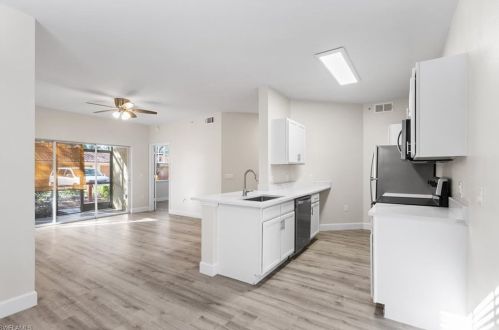 7925 Preserve Cir, Naples, FL 34119-9788