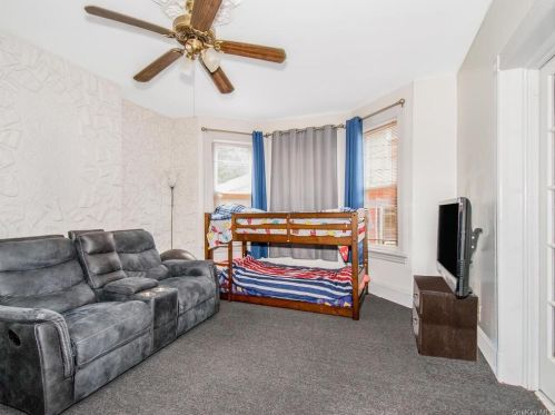 17 Terrace Ave, Mount Vernon NY  10550-5805 exterior