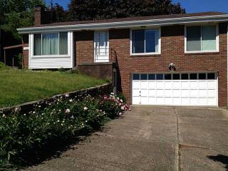 1003 Dale Dr, Pittsburgh, PA 15220-2806